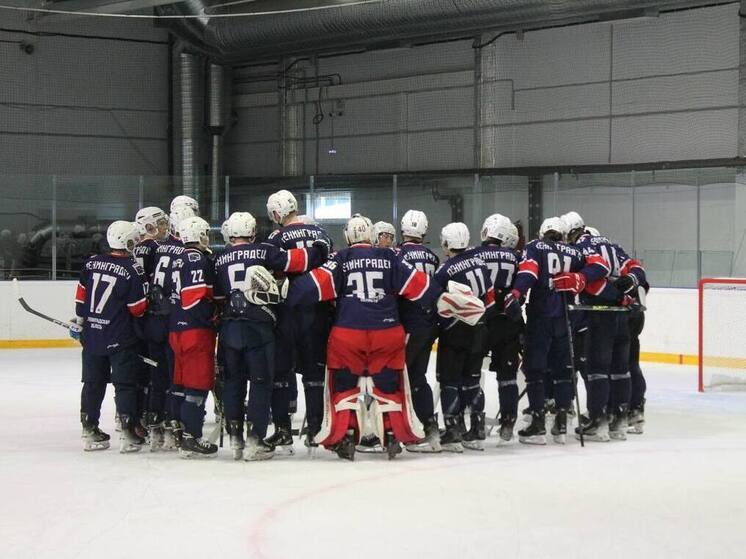 Хоккеисты «Ленинградца» вновь встретятся с петербургским «Тайфуном»