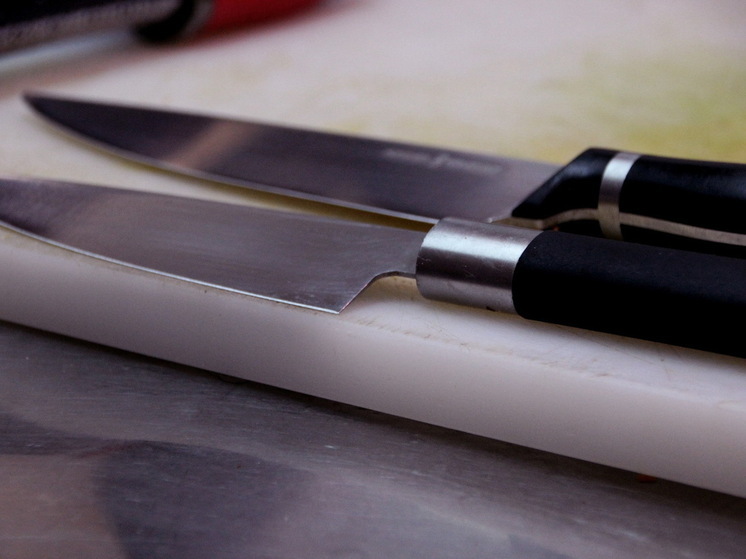 50-летняя жительница Марий Эл напала с ножом на сожителя