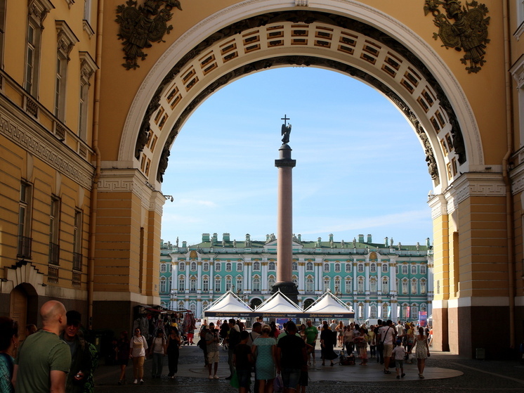 2 ноября отмечают День международного признания Санкт-Петербурга и День провозглашения Российской Империи