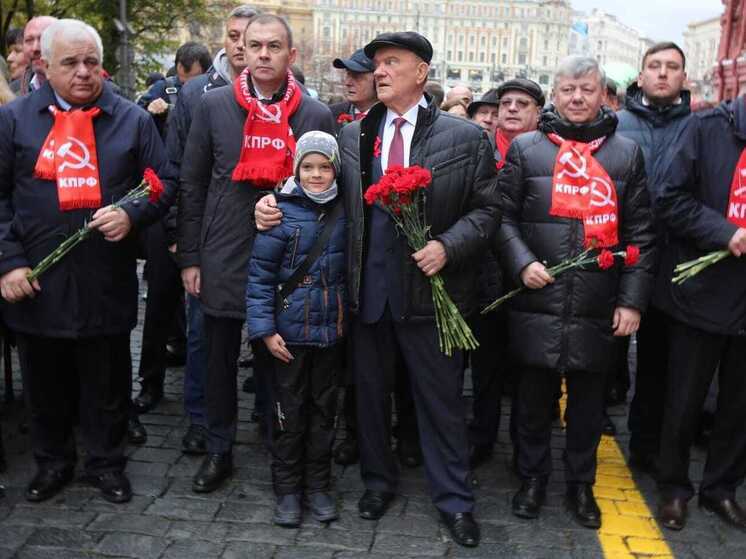 «Сам Зюганов? Не может быть!»: Юный скептик сорвал аплодисменты на Красной площади