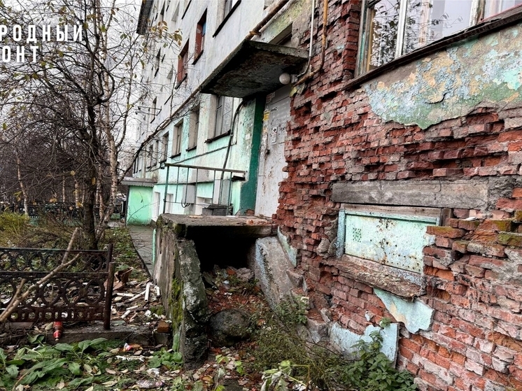 Мурманский подъезд на Гагарина освоил телепортацию, лестница стала необязательной