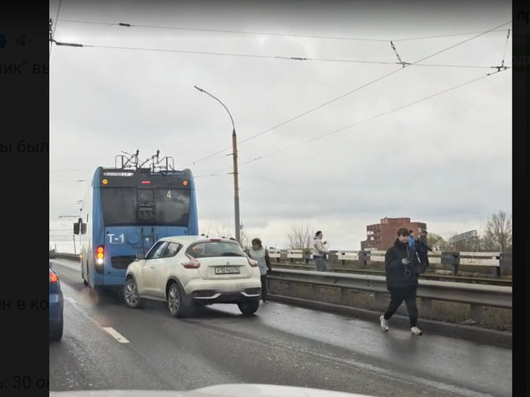 В Ярославле суперновый троллейбус успел попасть в ДТП