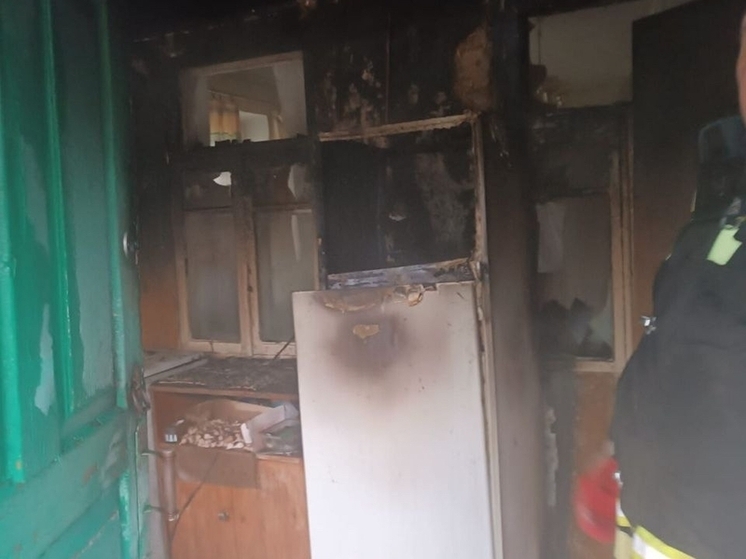 В Ростовской области из-за неисправного холодильника загорелись два дома