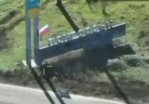 Российский флаг появился на въездной стеле с надписью Покровск, возле которой еще недавно пиарился просроченный президент Украины Зеленский