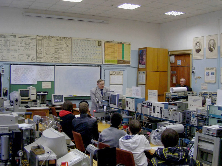 Гравитационная антенна и завод: инженеры разных поколений рассказали о своих мечтах1