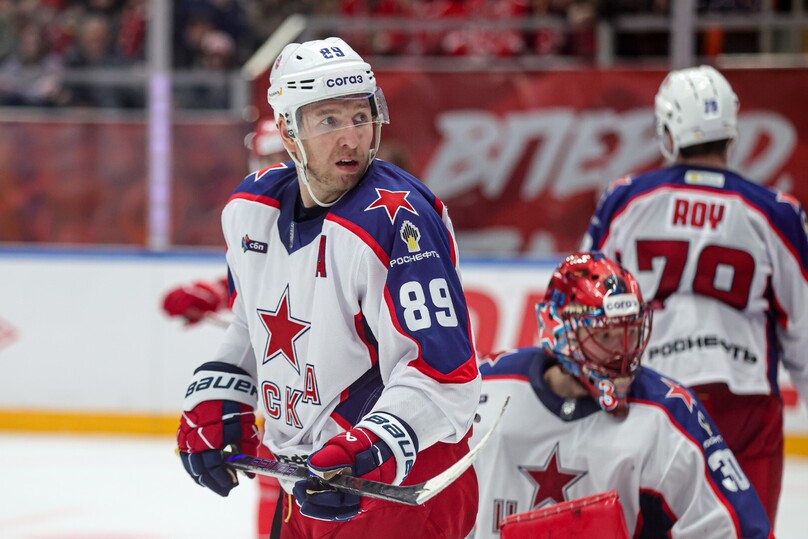 Ружичка вырвал для «Спартака» победу в дерби с ЦСКА, Радулов спас «Локомотив» от фиаско