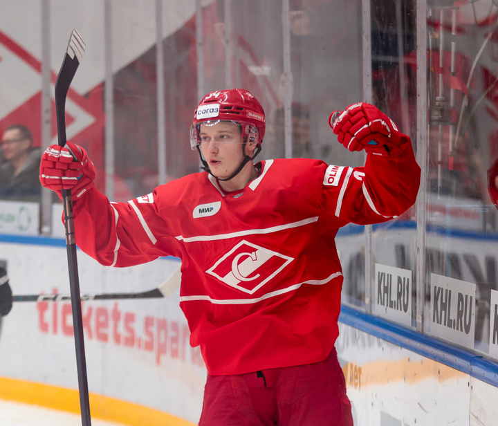 Ружичка вырвал для «Спартака» победу в дерби с ЦСКА, Радулов спас «Локомотив» от фиаско