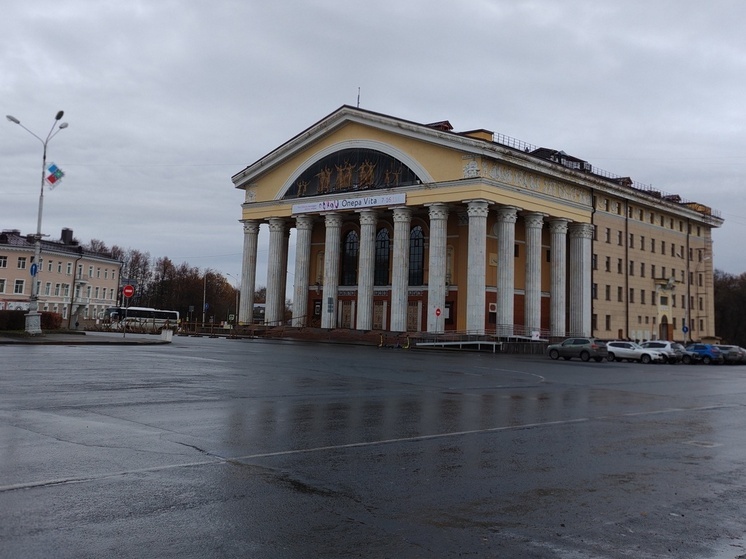В канун юбилея Музыкального театра петрозаводским журналистам показали то, что обычной публике видеть не полагается