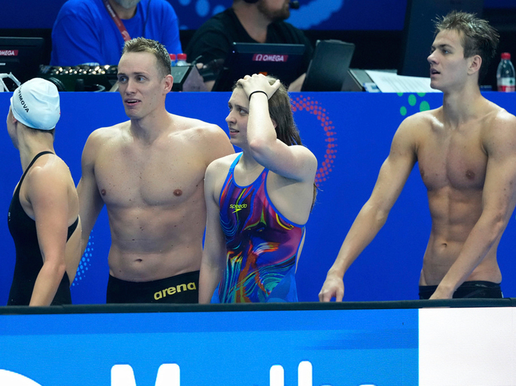 Международный руководящий орган водных видов спорта World Aquatics призвал европейских чиновников пересмотреть политические ограничения, запрещающие российским спортсменам выступать под нейтральным флагом на предстоящем в ноябре чемпионате Европы по плаванию на короткой воде, который пройдет в начале декабря Люблине (Польша)