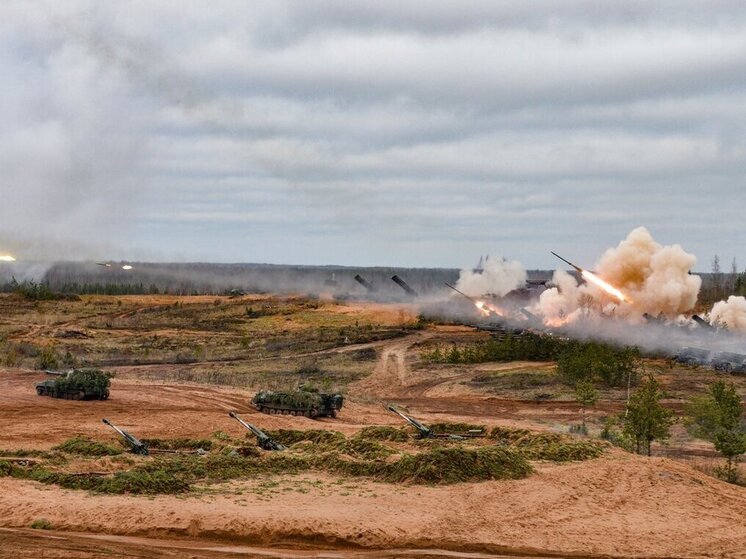 Президент России Владимир Путин сообщил о крупном окружении украинских формирований, предложив журналистам лично убедиться в масштабах происходящего