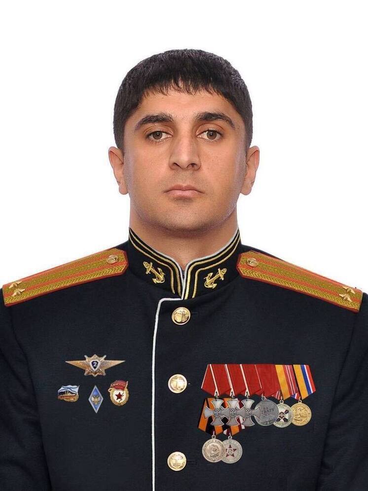 Путин присвоил звание Героя России уроженцу Дагестана Хантемиру Султанову