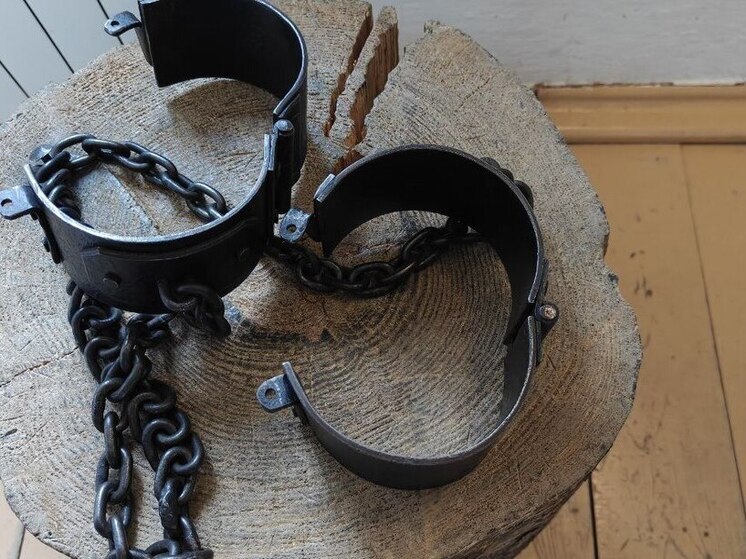 Житель Советска отправился в колонию строгого режима за кражу золотой цепочки