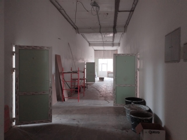 Ремонт в школе № 4 в Старой Руссе завершится к зиме