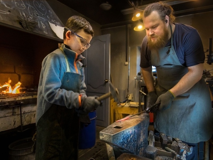 Как стать кузнецом своего счастья покажет кижский кузнец Сергей Танана