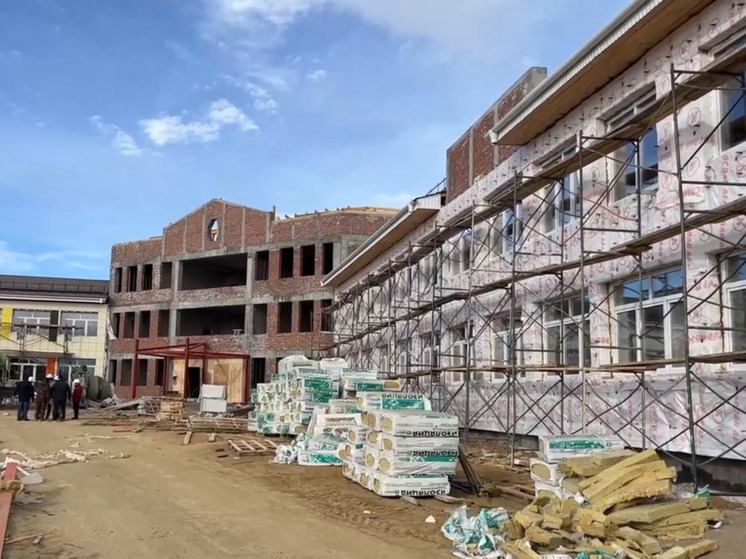 В Бурятии в селе Сосново-Озерское строительство новой школы идет по плану