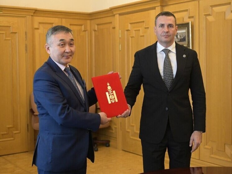 Губернатор Хабаровского края встретился с генеральным консулом Монголии