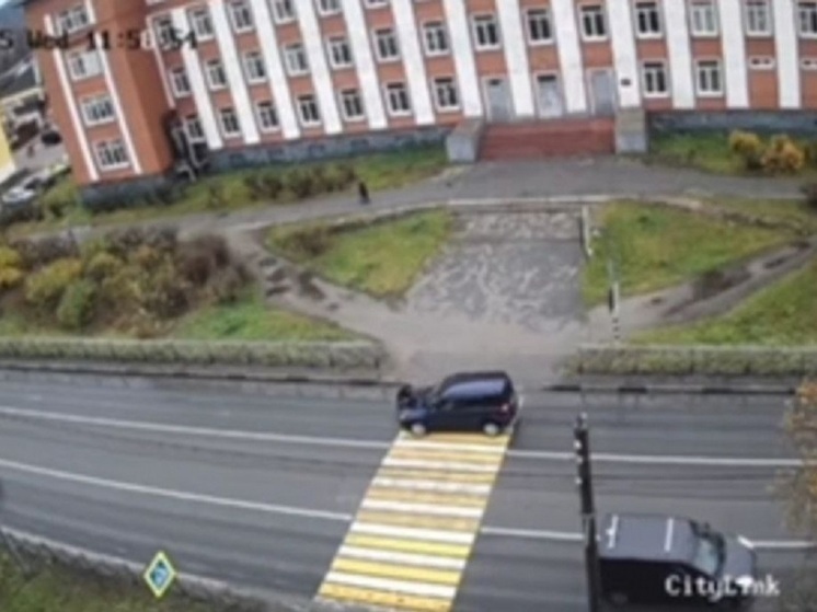 В Медвежьегорске автомобиль сбил подростка