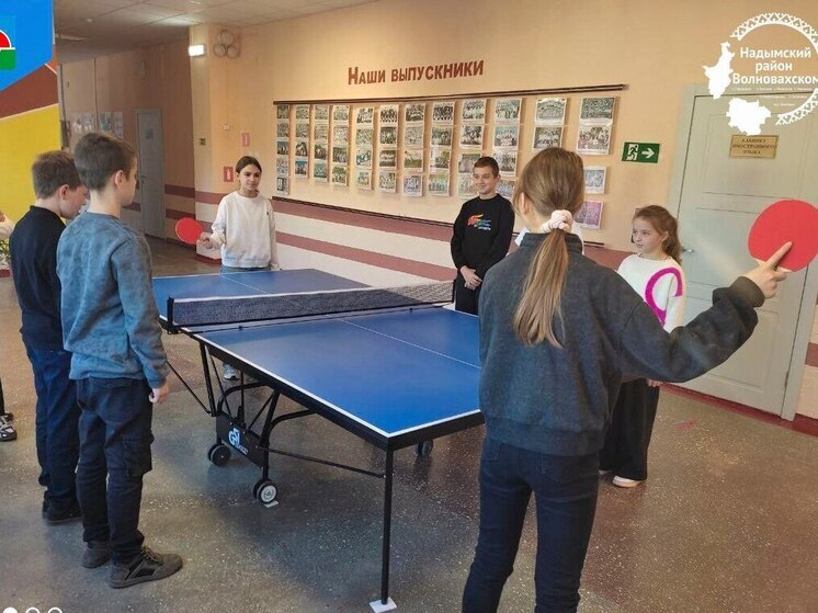 Дети села ДНР благодаря надымчанам учатся играть в теннис