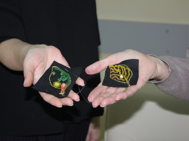 В Орле состоялся мастер-класс «Осенняя симфония» по созданию броши из бисера