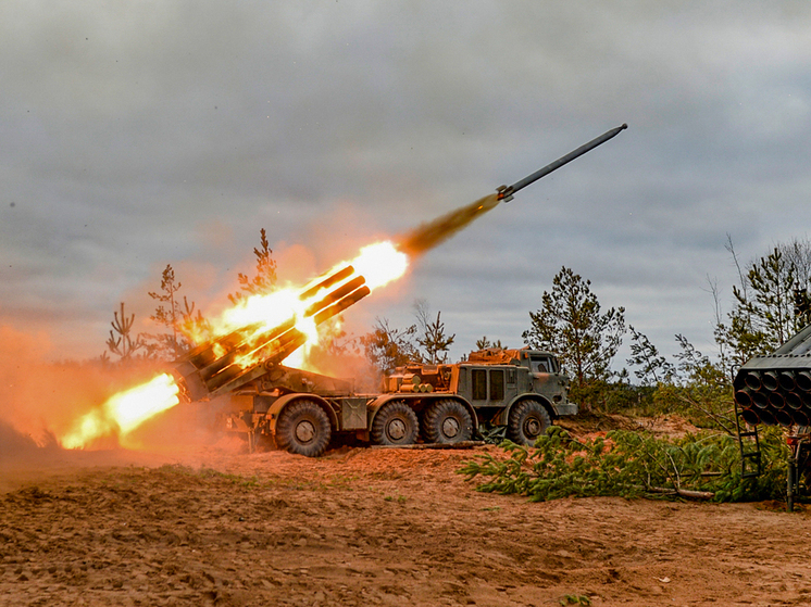 Минувшая ночь оказалась одной из самых насыщенных по интенсивности ударов за последние недели: по разным данным зарегистрировано порядка двухсот взрывов и попаданий как минимум в пятнадцати областях Украины