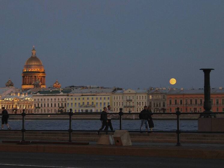 Антициклон с юга повлияет на благоприятную погоду в Санкт-Петербурге 30 октября