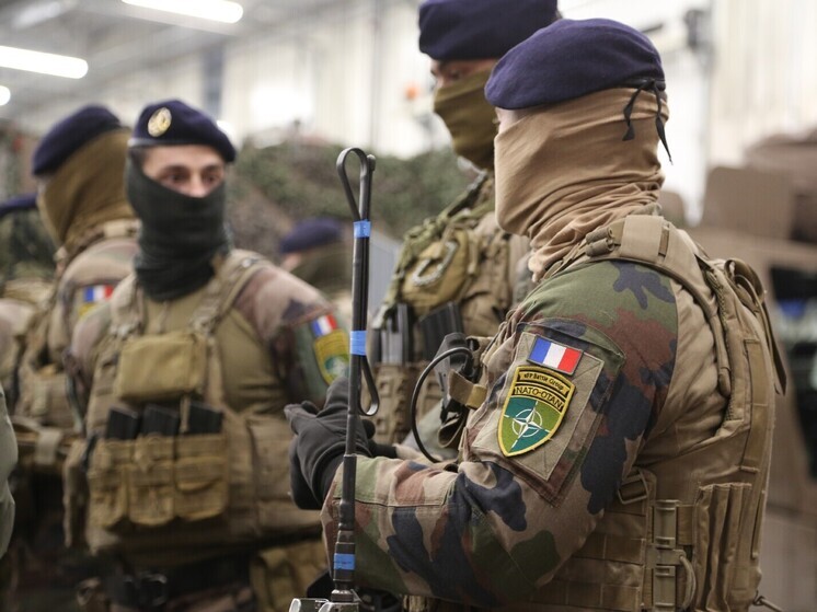 Франция готова отправить две тысячи военных на Украину