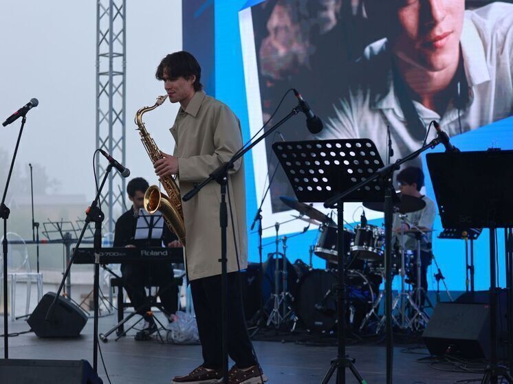 Молодой саксофонист номинируется как «Восходящая звезда»