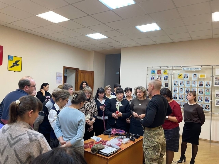 Для сотрудников грайворонской администрации провели занятие по тактической медицине