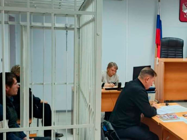 Порезавшего ножом полицейского брянца заключили под стражу