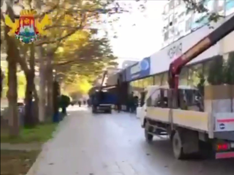 В Махачкале освобождают тротуары от незаконных конструкций