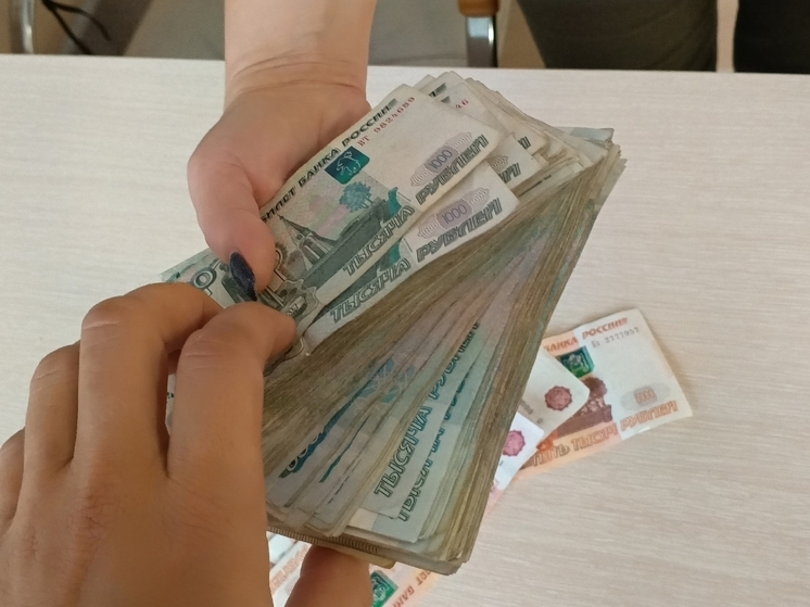 Суд взыскал 192 000 рублей с сочинки, полученные за фиктивную регистрацию иностранцев