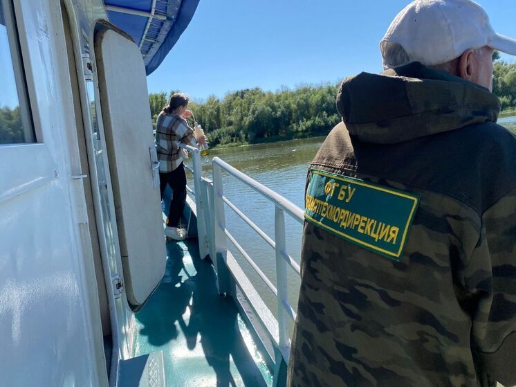 В Астрахани на реке обнаружили нефтяное пятно в 35 тысяч квадратов