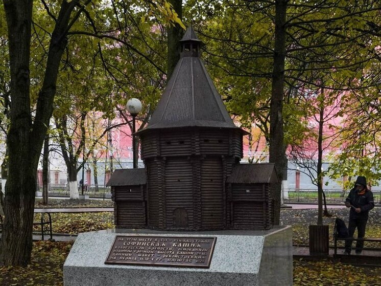 Мини-копию башни Вологодской крепости установили в Вологде