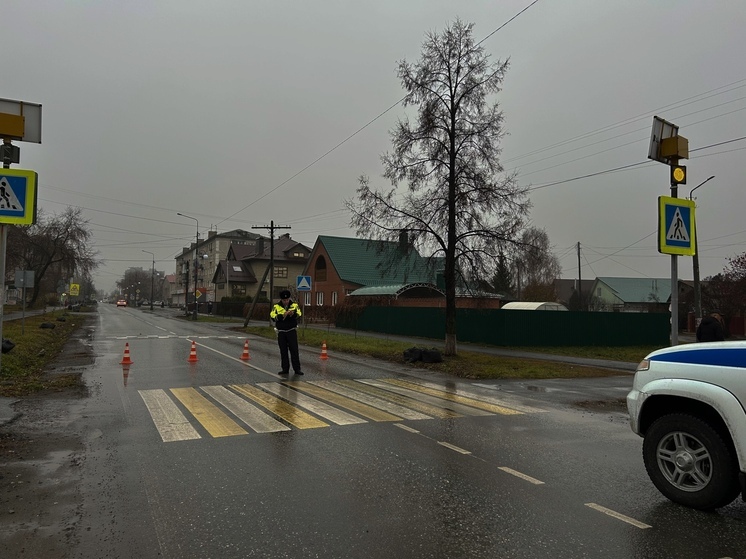 В Сухом Логу автомобиль сбил женщину на переходе