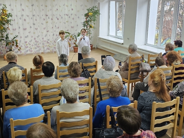 Юные чтецы Серпухова порадовали получателей социальных услуг