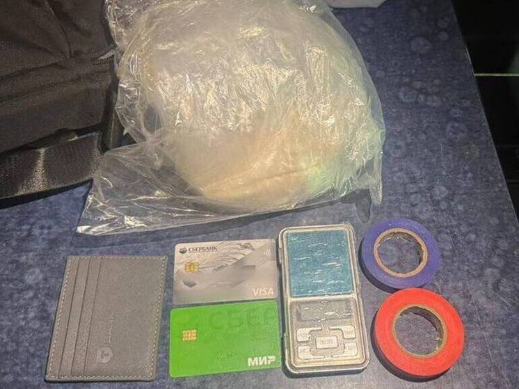 Астраханца поймали в гостинице с четвертью килограмма синтетики, ему грозит пожизненное