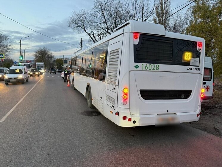 Четверо воронежцев попали в больницу после ДТП с участием автобуса