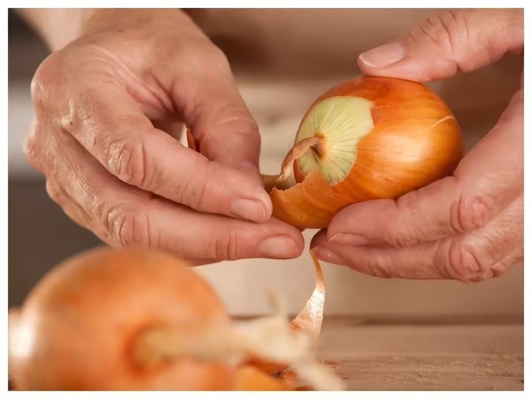 Совет девушкам Калмыкии: завтра погадайте на луковой шелухе