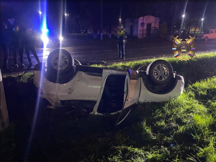На трассе в Северском районе перевернулась иномарка: пострадали четыре человека