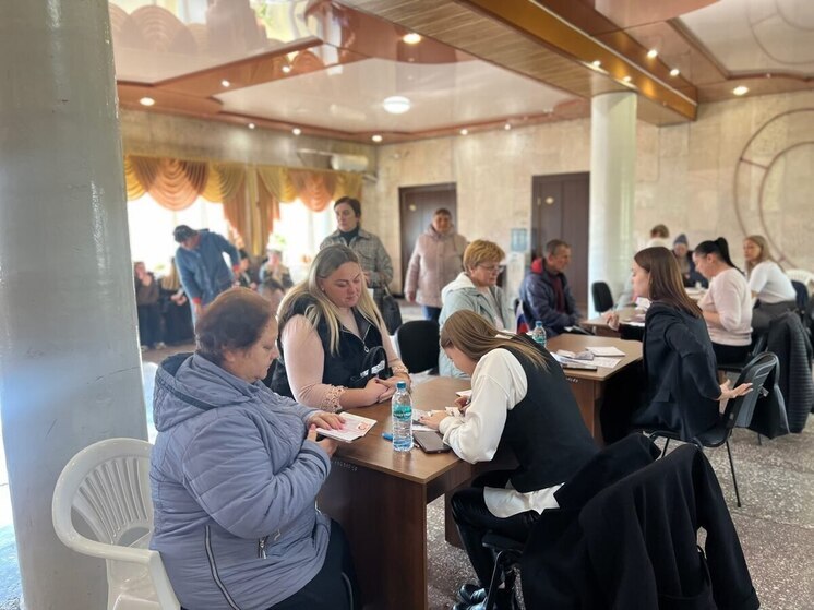 В Новотроицком округе мобильная приемная губернатора получила 106 обращений