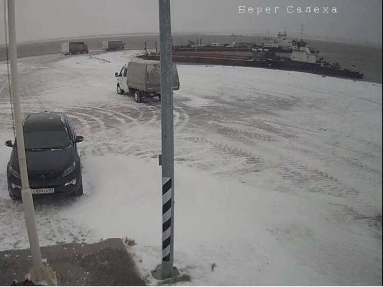 Работа паромной переправы Салехард — Лабытнанги приостановлена
