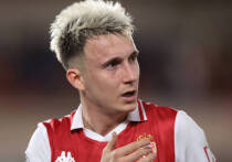 Александр Головин вновь напомнил о себе яркой игрой. Российский полузащитник 29 октября вышел на замену в матче 10-го тура чемпионата Франции против «Нанта» и за 21 минуту основного времени успел оформить дубль, принеся «Монако» победу со счётом 5:3. Это были первые голы 29-летнего хавбека в текущем сезоне Лиги 1 и первые с января — после 11 матчей без результативных действий, отмеченных чередой мелких травм и неудач.