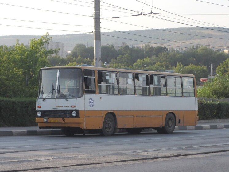 Саратовский губернатор поручил убрать с улиц старые автобусы