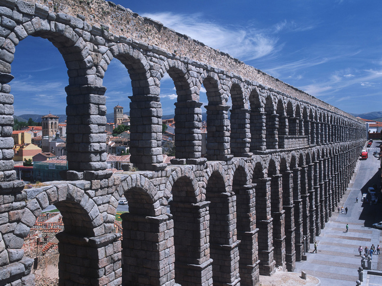 Разгадан секрет вечного бетона: римляне создавали способный самостоятельно залечивать трещины материал0