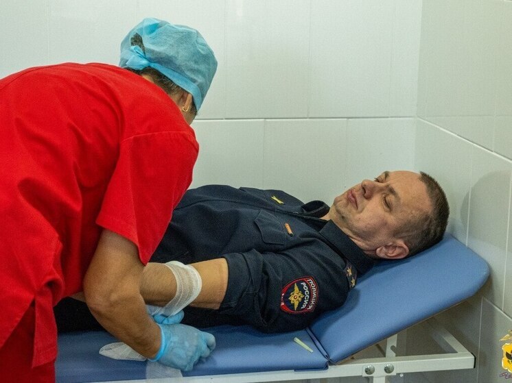 Херсонские правоохранители приняли участие в донорской акции