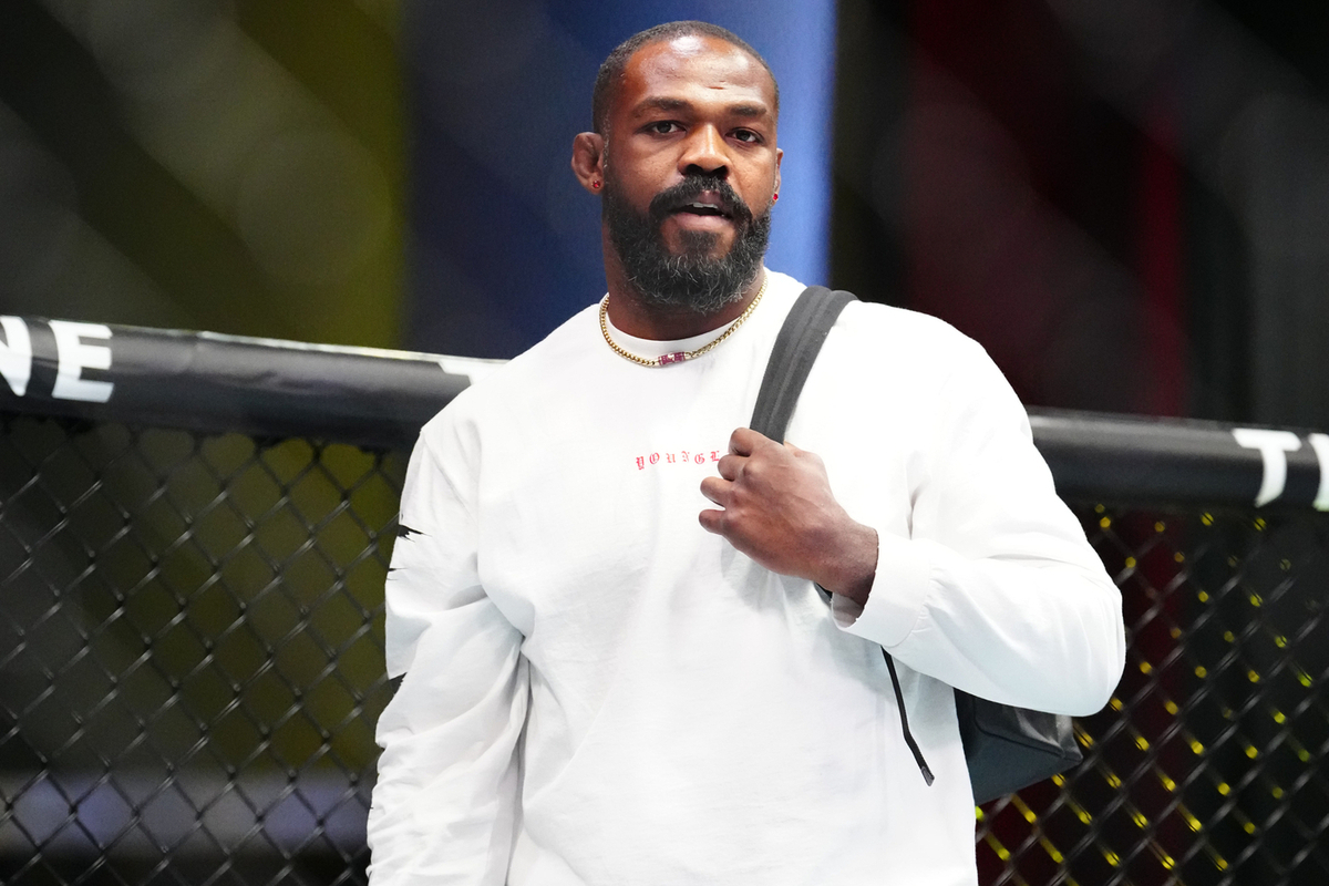 Экс-чемпион приехал на мероприятие на одноглазой лошади