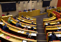 Франция исторически изменила определение изнасилования, приняв закон, основанный на принципе согласия