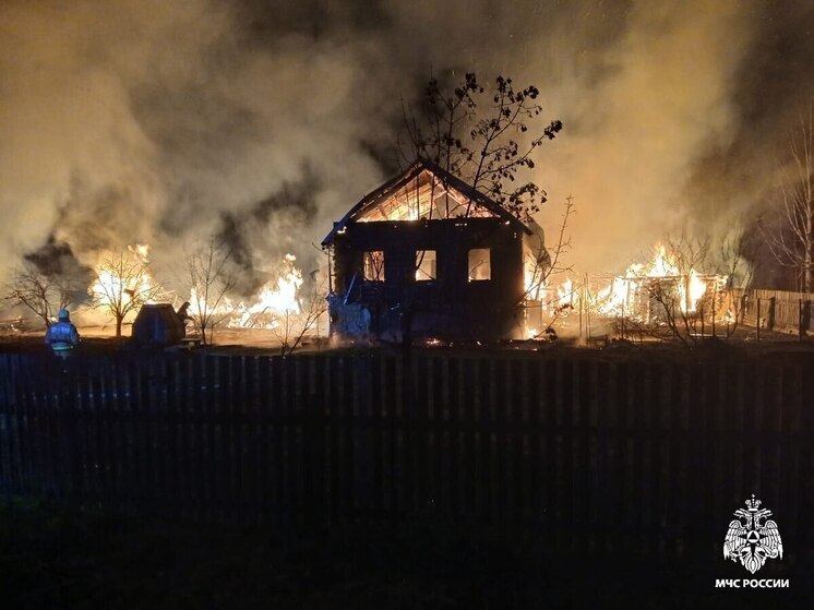 Костромские пожары: ночью в деревне Фатьяново сгорел дом