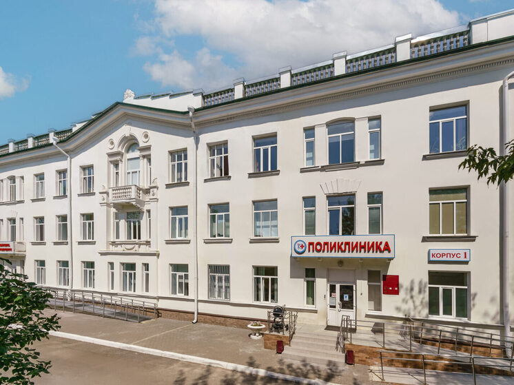 В Тверской области ремонтируют территории у больниц и поликлиник