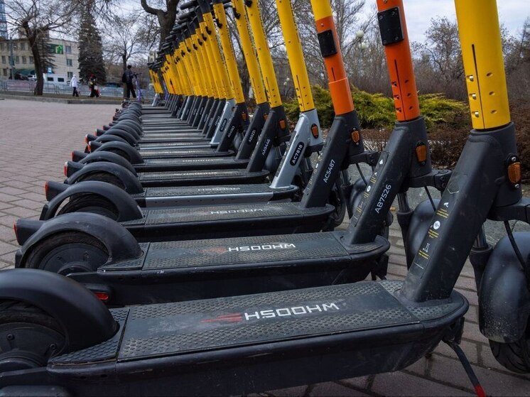 Магнитогорцу дали 200 часов обязательных работ за пьяную езду на самокате